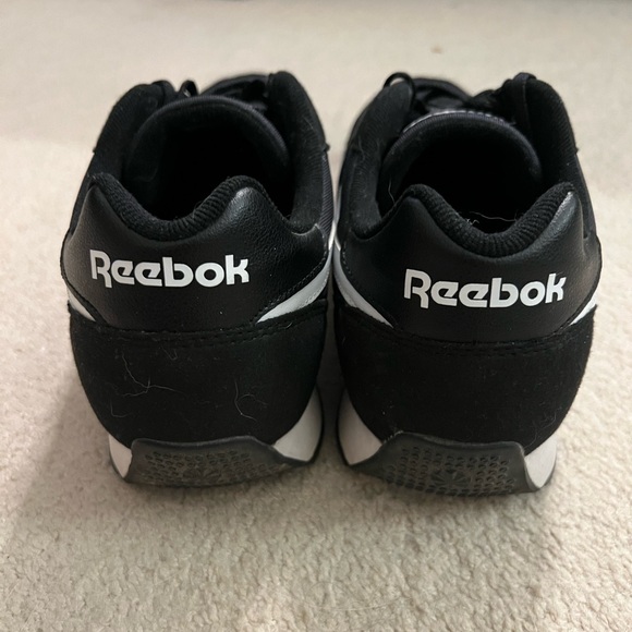 Like New Mens Reebok Classic Nylon Sneakers Size 12 - Picture 3 of 4